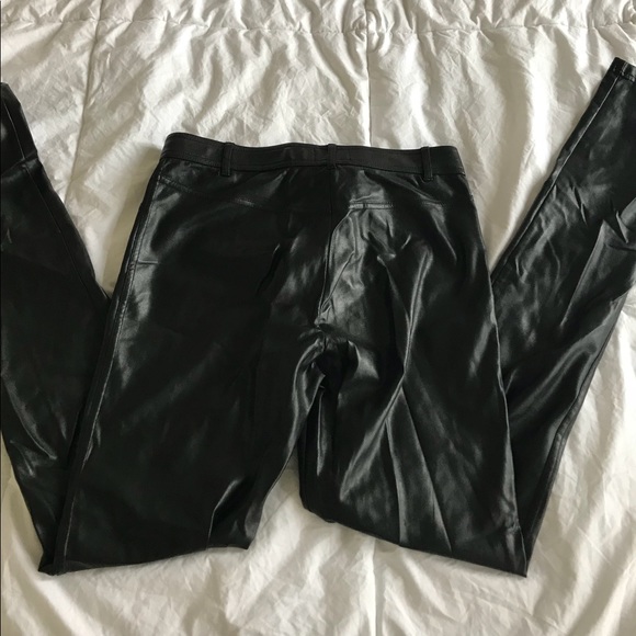 Wilfred Free from Aritzia! Size 2! - Picture 3 of 3